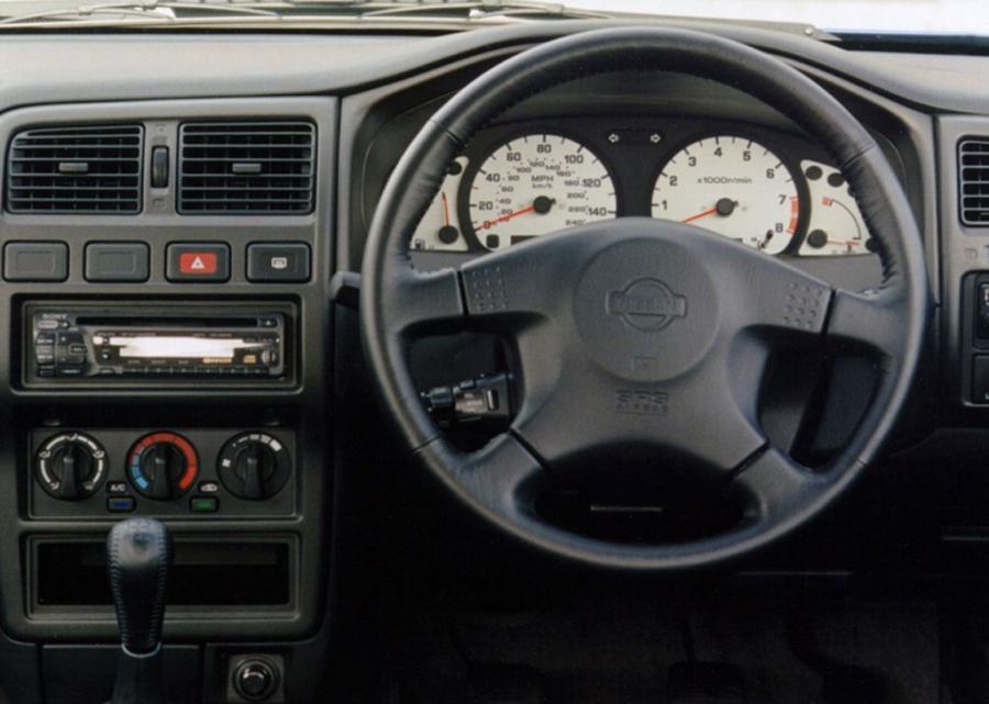  Nissan Almera GTI 1998 года  (UK) (фото 2 из 2)